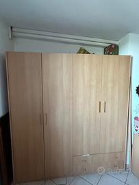 Camera da letto completa in legno