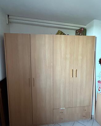 Camera da letto completa in legno