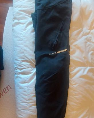 Abbigliamento  moto da donna.