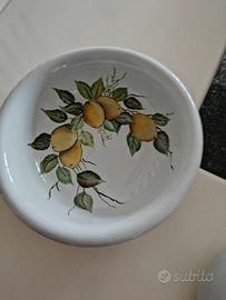 Catino e brocca in ceramica dipinta a mano