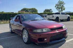 Nissan Skyyine R33 GTS25