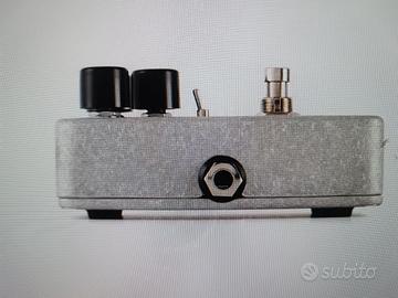 Effetto overdrive/distorsore  "Glove " a pedale