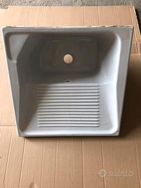 Lavatoio in ceramica con strizzatoio