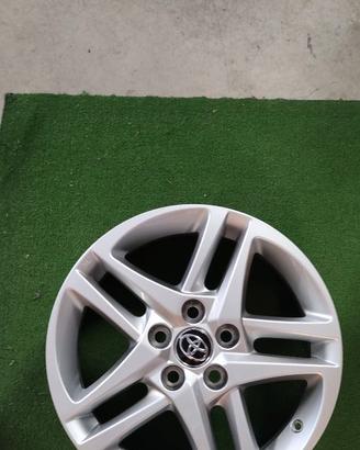 Cerchi in lega Toyota 17 "