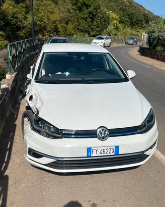 Volkswagen golf 7 incidentata