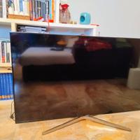 TV 48 Samsung in combo con Monitor 21 Apple.