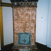 Stufa in maiolica, stile Liberty del Canavese