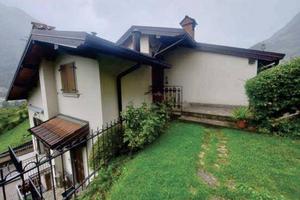 Immobile in asta di 127 m² con 3 locali e box auto