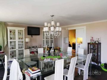 Villa di 225 m² con più di 5 locali e box auto dop