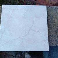 piastrelle rosa simil marmo