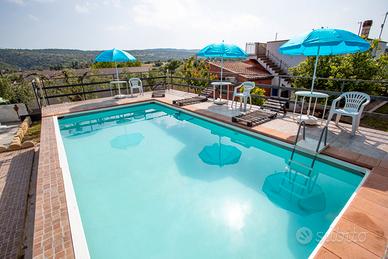 Villa con piscina, barbecue, giardino, terrazza