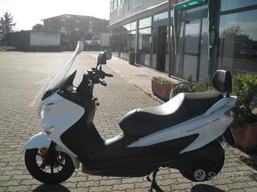 Suzuki UH Burgman 200 ABS
