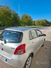 Toyota yaris 2008