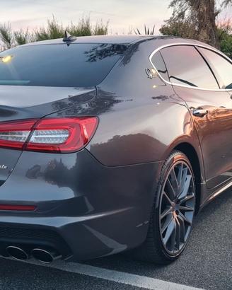 Quattroporte 2017 3.0 V6 Gransport SQ4 410cv Benz.