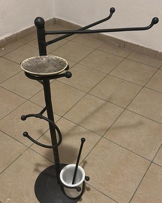 Piantana da bagno in ferro battuto verniciato nero