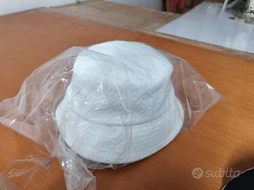 Cappello elegante senza logo
