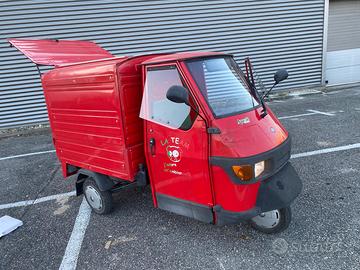 Piaggio Triporteur Vespa APE 50