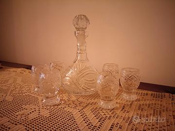 set caraffa con bicchieri da liquore