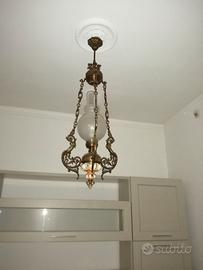 Lampadario e due lampade da muro stile antico