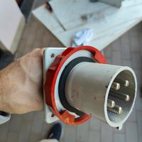 Presa pentapolare 63A 3P+N+T da pannello  