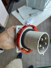 Presa pentapolare 63A 3P+N+T da pannello  