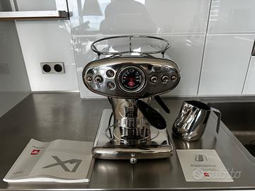 Macchina da caffè ILLY X1 in acciaio
