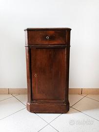 Vecchio comodino
