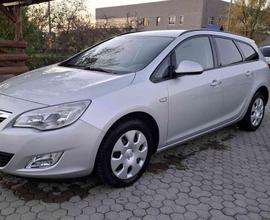 OPEL Astra 1.7 CDTI Sports Tourer Cosmo