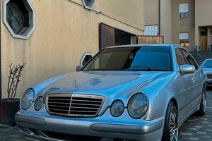 Mercedes Classe E W210 anno 2001