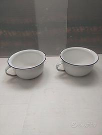 Coppia di pitali smaltati "I Due Leoni", anni '60