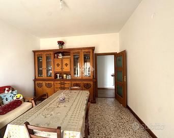 4 LOCALI A CATANZARO