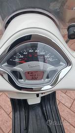 vespa gts 300 super  abs