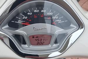 vespa gts 300 super  abs