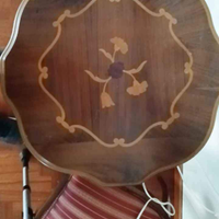 Tavolino da caffè intarsiato veneziano