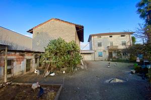 CASA SINGOLA CON TERRENO