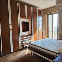 armadio e giroletto legno anni 70