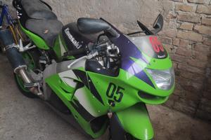 Kawasaki zx6r 
