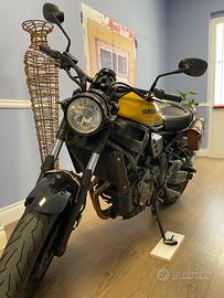 XSR700