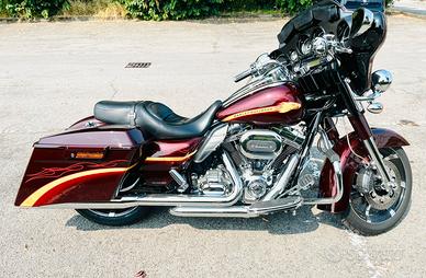 Harley Davidson Street Glide CVO