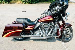 Harley Davidson Street Glide CVO