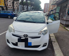 Vendo toyota verso