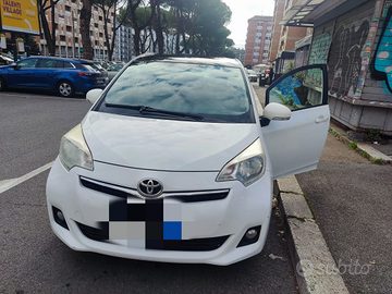 Vendo toyota verso