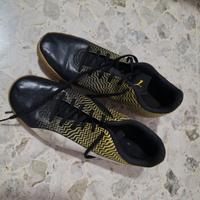 Scarpe calcetto