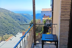 Casa ristrutturata vista mare nel Cilento