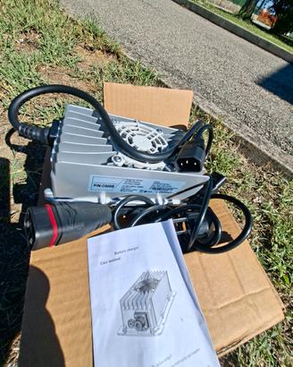 ricaricatore batterie scooter elettrico 