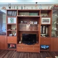 Vetrina / credenza in  legno e vetro