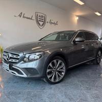 Mercedes E 220 D Premium Plus SW All-Terrain Head-