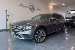 Mercedes E 220 D Premium Plus SW All-Terrain Head-
