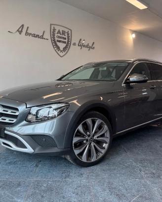Mercedes E 220 D Premium Plus SW All-Terrain Head-