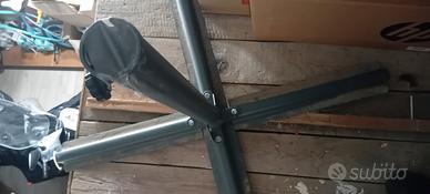 Piedistallo e 4 mattonelle ( 1 mt. x 1 mt. )